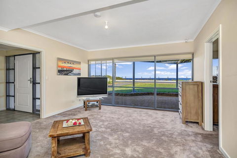 Sail Away - Schoolies Week Accommodation 12
