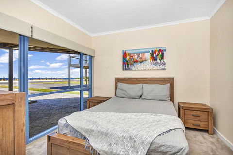Sail Away - Schoolies Week Accommodation 8