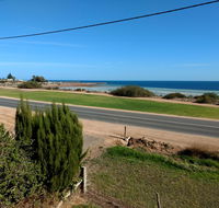 Seafront Shack - Schoolies Week Accommodation