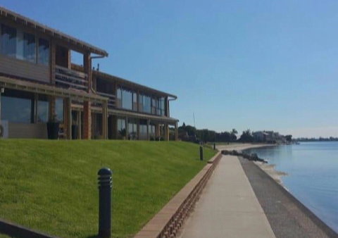 Lakeside - Schoolies Week Accommodation 4