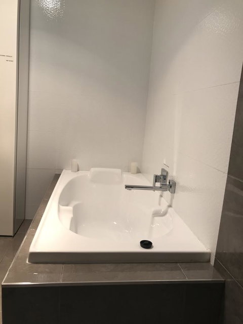 Lakeside - Schoolies Week Accommodation 9