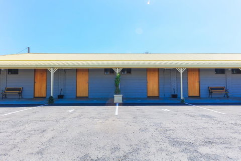 Country Roads Motor Inn Naracoorte - Schoolies Week Accommodation 28