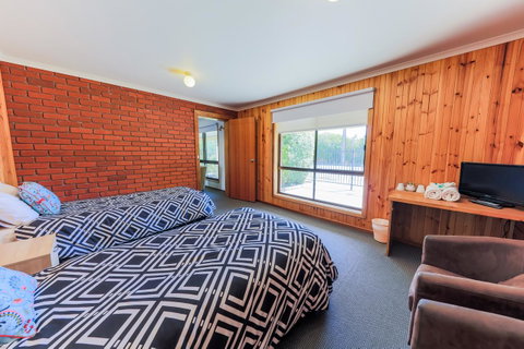 Country Roads Motor Inn Naracoorte - Schoolies Week Accommodation 15