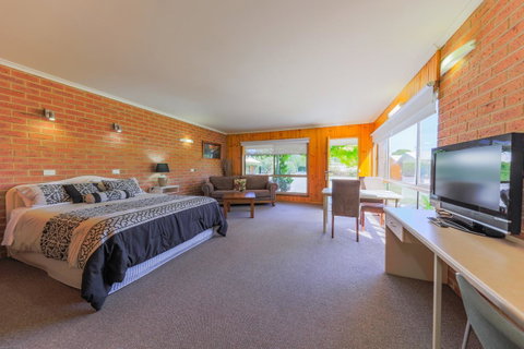 Country Roads Motor Inn Naracoorte - Schoolies Week Accommodation 3