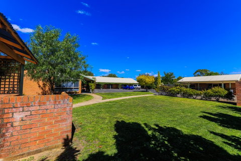 Country Roads Motor Inn Naracoorte - Schoolies Week Accommodation 42