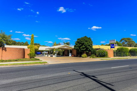 Country Roads Motor Inn Naracoorte - Schoolies Week Accommodation 11