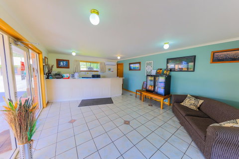 Country Roads Motor Inn Naracoorte - Schoolies Week Accommodation 14