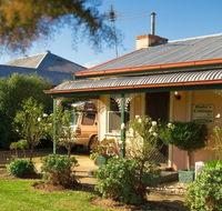 Ruby's Cottage - Schoolies Week Accommodation