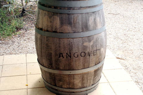 A2@Port Willy - Schoolies Week Accommodation 10