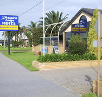Aviators Lodge - Schoolies Week Accommodation