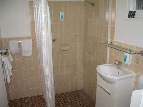 Aviators Lodge - Schoolies Week Accommodation 27