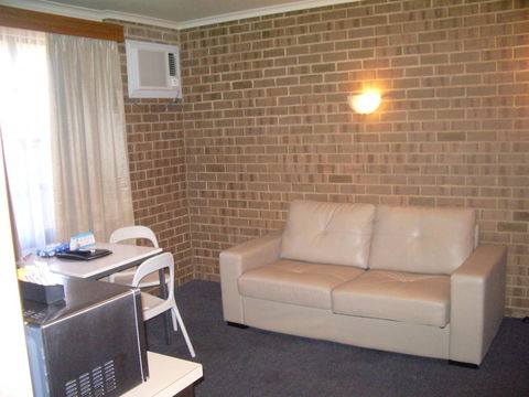 Aviators Lodge - Schoolies Week Accommodation 25