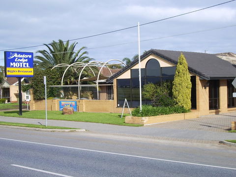Aviators Lodge - Schoolies Week Accommodation 13