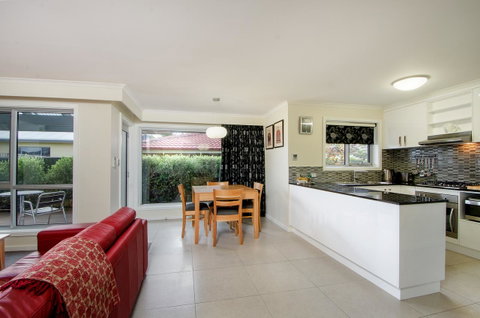 City One Apartment - Schoolies Week Accommodation 1