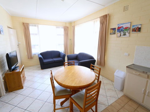 Robe Central Motel - Schoolies Week Accommodation 22