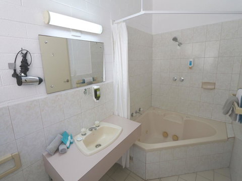 Robe Central Motel - Schoolies Week Accommodation 11