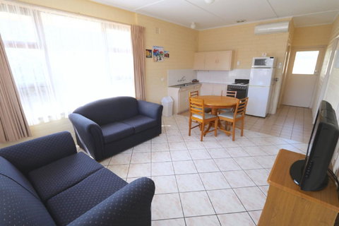 Robe Central Motel - Schoolies Week Accommodation 13