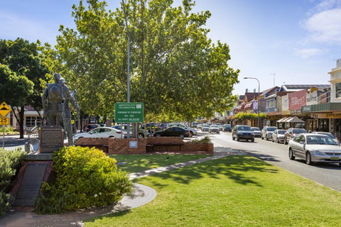 Quest Griffith - Schoolies Week Accommodation 15