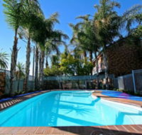 Cattlemans Country Motor Inn  Serviced Apartments - Schoolies Week Accommodation