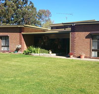 Hilltop Escape - Schoolies Week Accommodation