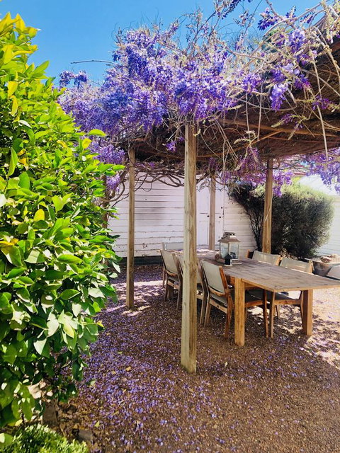 Belmore Cottage - Schoolies Week Accommodation 9