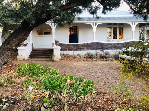 Belmore Cottage - Schoolies Week Accommodation 0