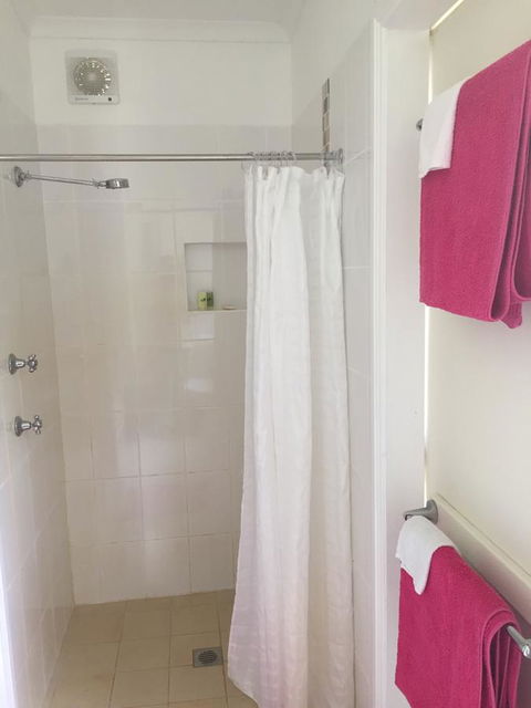 A Peaceful Cabin In The Country - Schoolies Week Accommodation 6