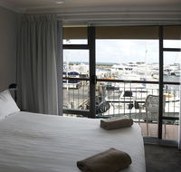 Oceanside 23 - Schoolies Week Accommodation