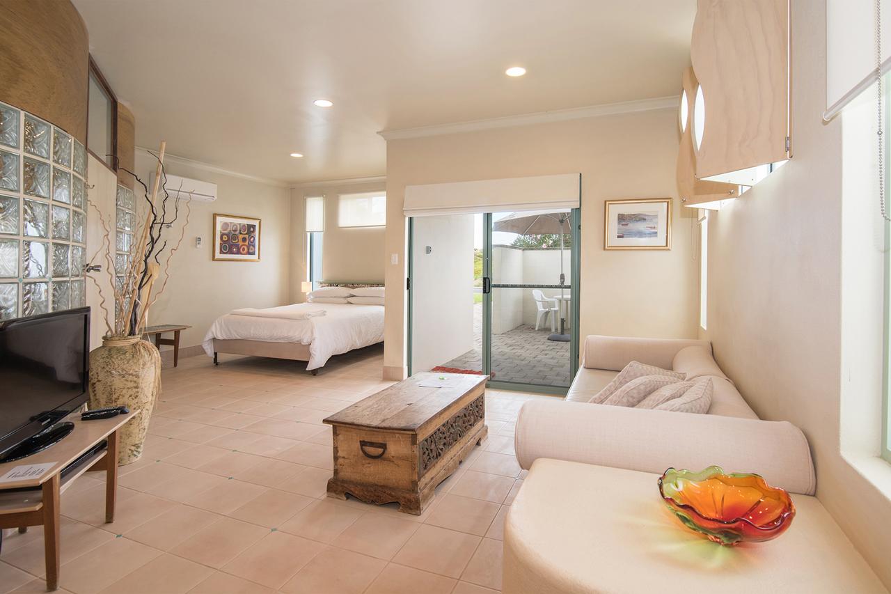  Schoolies Week Accommodation