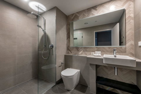 The Adnate Perth - Art Series - Schoolies Week Accommodation 22