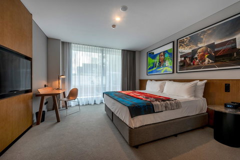 The Adnate Perth - Art Series - Schoolies Week Accommodation 11
