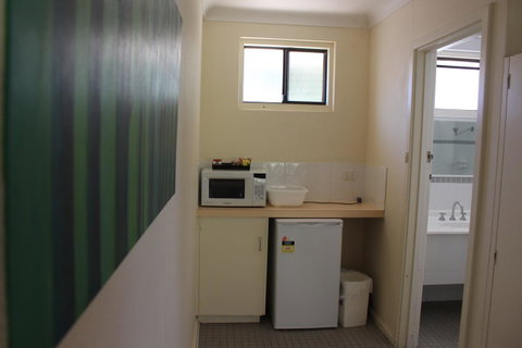 Karri Forest Motel - Schoolies Week Accommodation 42