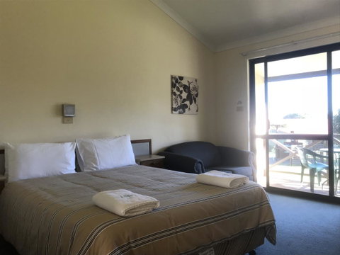 Karri Forest Motel - Schoolies Week Accommodation 27