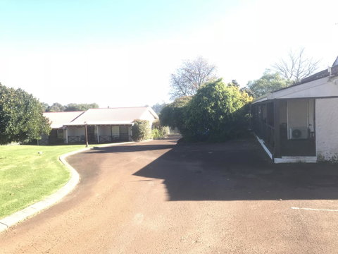 Karri Forest Motel - Schoolies Week Accommodation 19