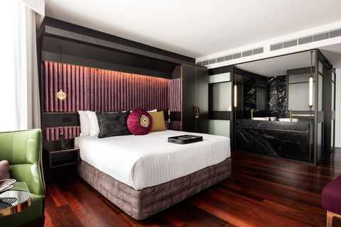 QT Perth - Schoolies Week Accommodation 24