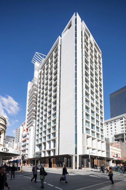 QT Perth - Schoolies Week Accommodation 7