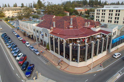 Ocean Beach Hotel - Schoolies Week Accommodation 3