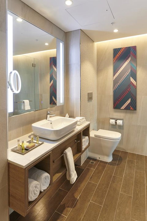 Doubletree By Hilton Perth Northbridge - Schoolies Week Accommodation 13