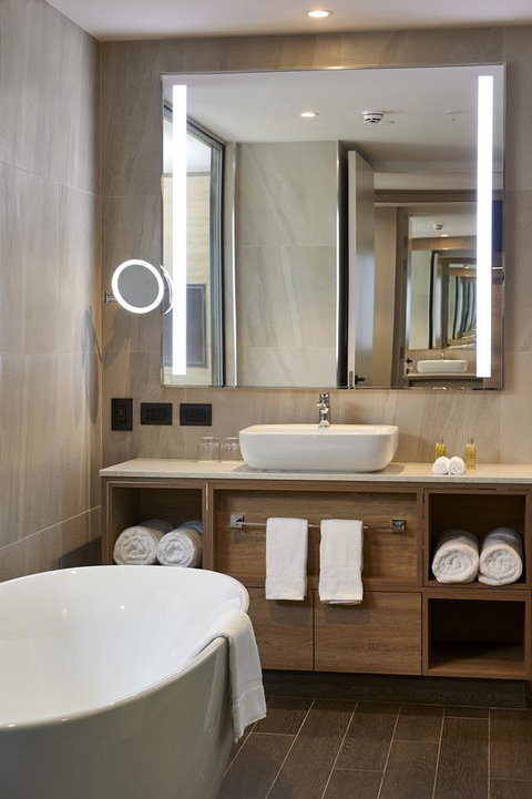 Doubletree By Hilton Perth Northbridge - Schoolies Week Accommodation 17