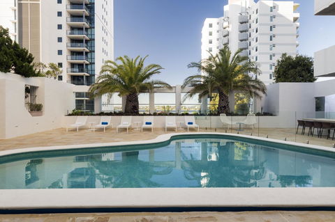 Pan Pacific Perth - Schoolies Week Accommodation 13