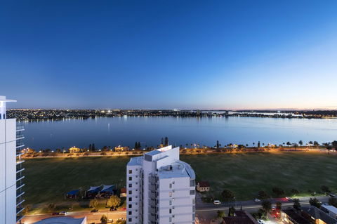 Pan Pacific Perth - Schoolies Week Accommodation 7