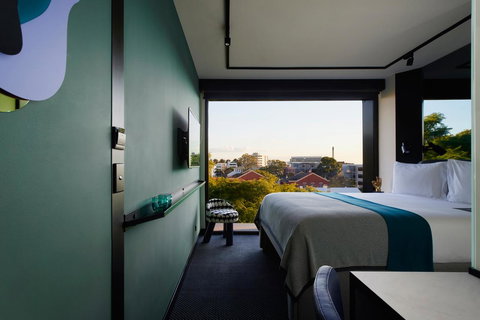 Tribe Perth - Schoolies Week Accommodation 2