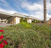 Dog Rock Motel - Schoolies Week Accommodation