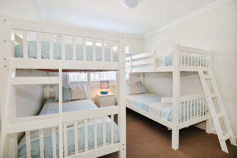 Calming Waters - Pet Friendly - Community Pool - Schoolies Week Accommodation 21