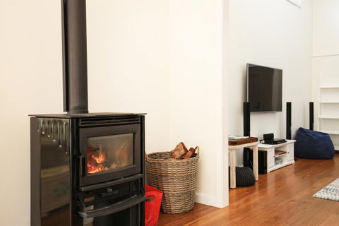 Calming Waters - Pet Friendly - Community Pool - Schoolies Week Accommodation 11
