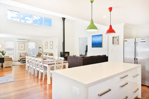 Calming Waters - Pet Friendly - Community Pool - Schoolies Week Accommodation 13