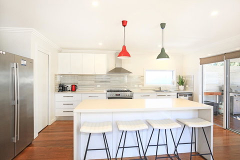 Calming Waters - Pet Friendly - Community Pool - Schoolies Week Accommodation 14