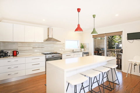 Calming Waters - Pet Friendly - Community Pool - Schoolies Week Accommodation 15