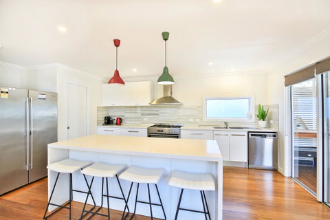 Calming Waters - Pet Friendly - Community Pool - Schoolies Week Accommodation 4