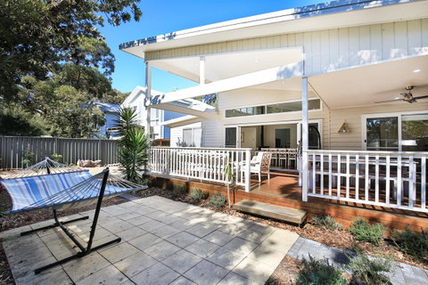 Calming Waters - Pet Friendly - Community Pool - Schoolies Week Accommodation 29